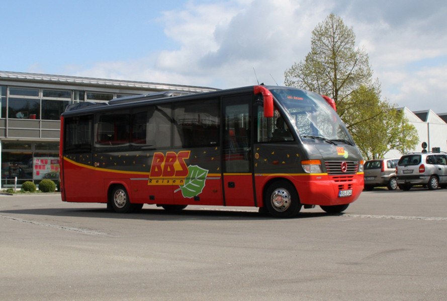 24-Sitzer Midi Bus mit WC 